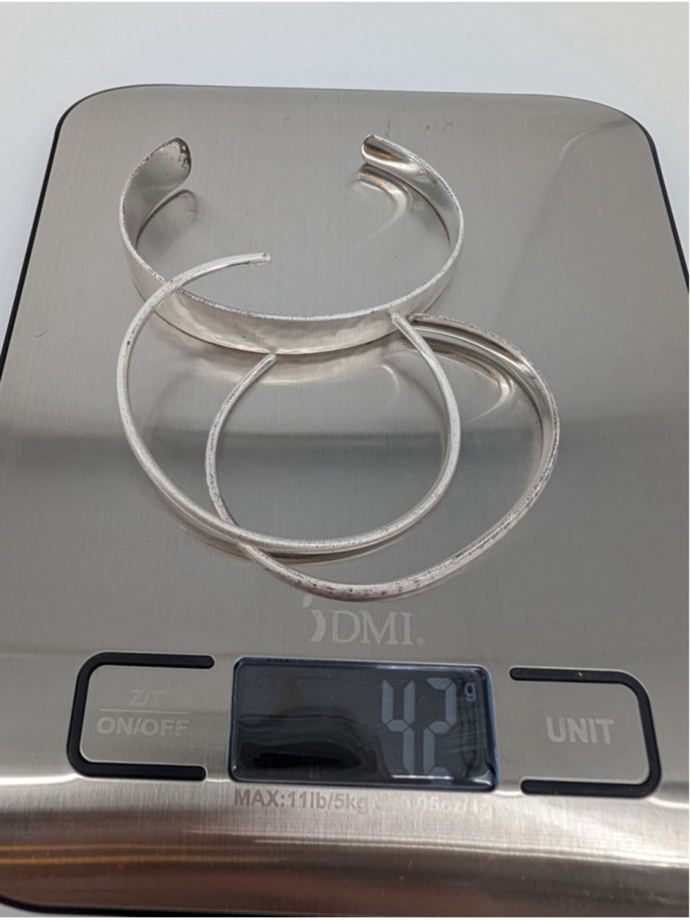 Kendra Scott Tiana Bright Silver Cuff Bracelet Set 3 Hammered Asymmetrical - Picture 12 of 13